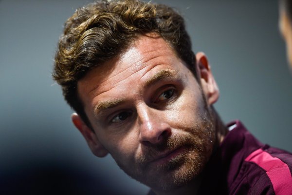 兴盛网 记录报: 波尔图世俱杯表现糟糕, 极端球迷堵大巴抗议&辱骂全队